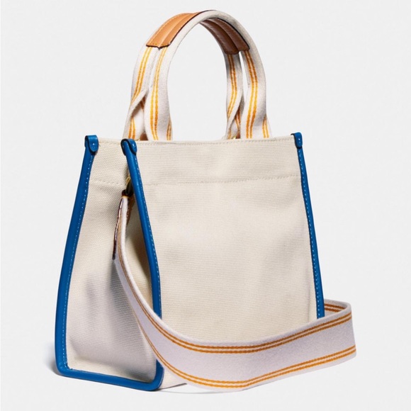 New Coach Tote 22 With Sci-Fi Big Apple Camp Print Chalk - Picture 7 of 7